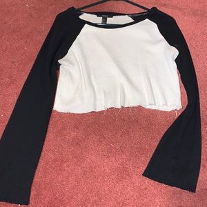 Black& White Croptop